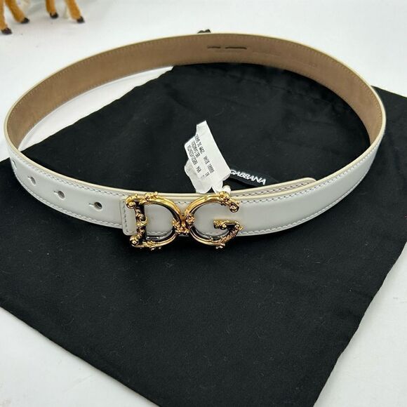 Women’s dolce and Gabbana calf skin leather belt size 70 cm/28 inches made Italy